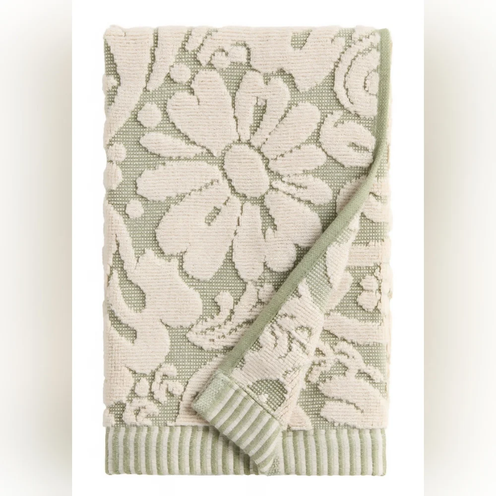 WORLD MARKET MOIRA LAUREL SCULPTED FLORAL HAND TOWEL (RAISED DESIGN)